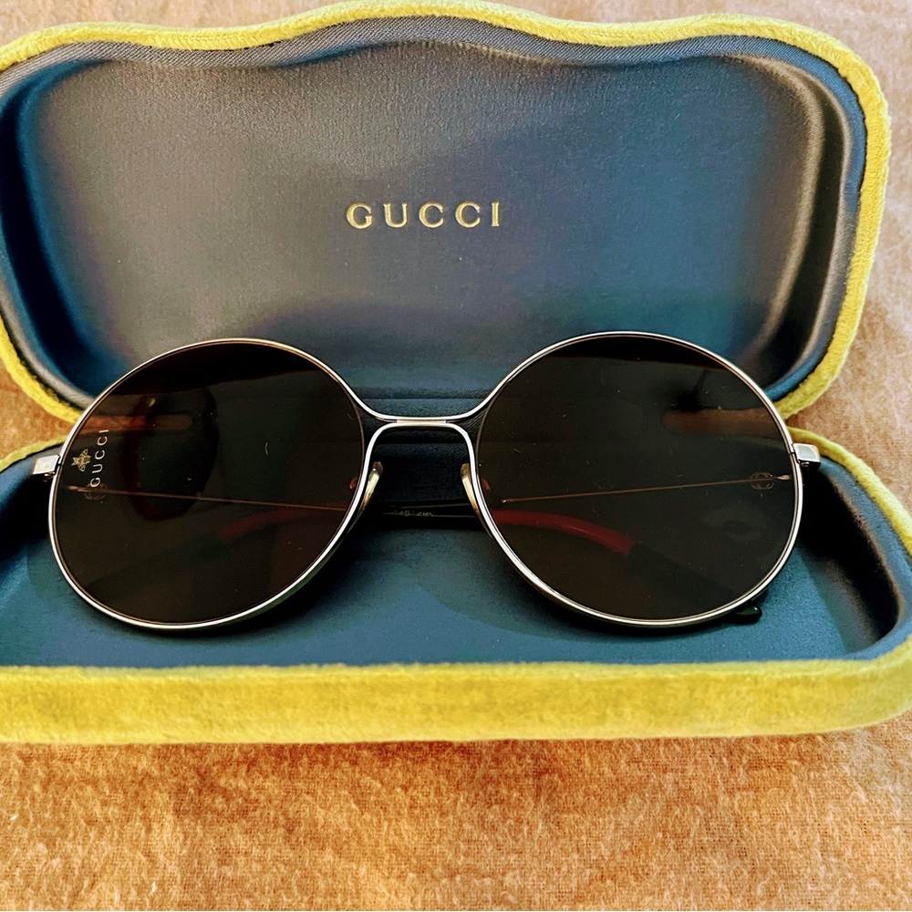 Classic over size round Gucci sunglasses